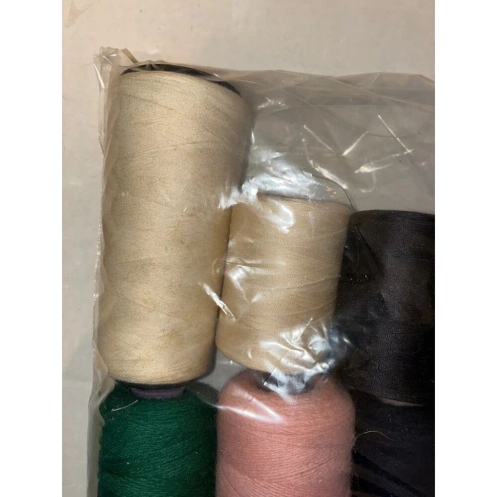 Assorted threads: - Picture 10 of 10